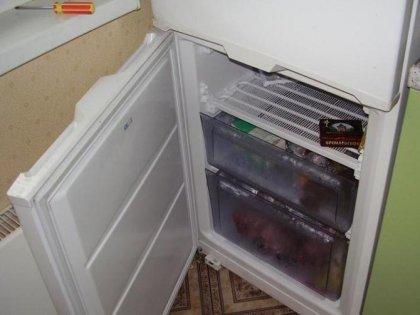 Неудобное расположение двери холодильника