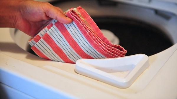 Сухое полотенце в стиральной машинке