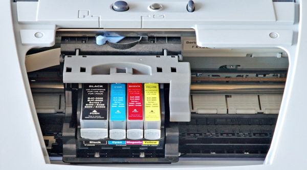 Цветные катриджи в струйном принтере
