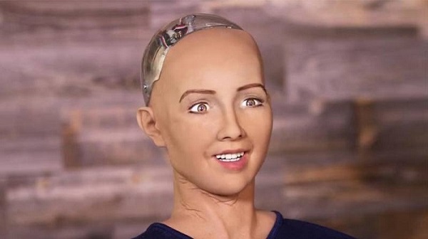 Девушка-робот