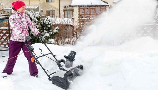 Снегоуборщик для дома