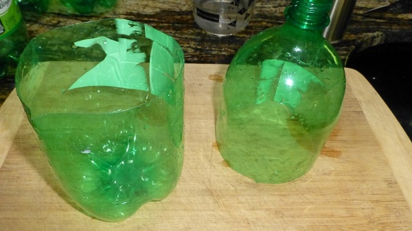 Пластиковая бутылка из под масла