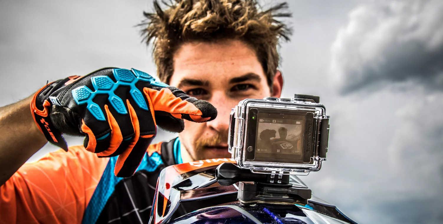 Sport action camera. Экшн камера Garmin. Экшн камера снимки. Камера для экстремальной съемки.