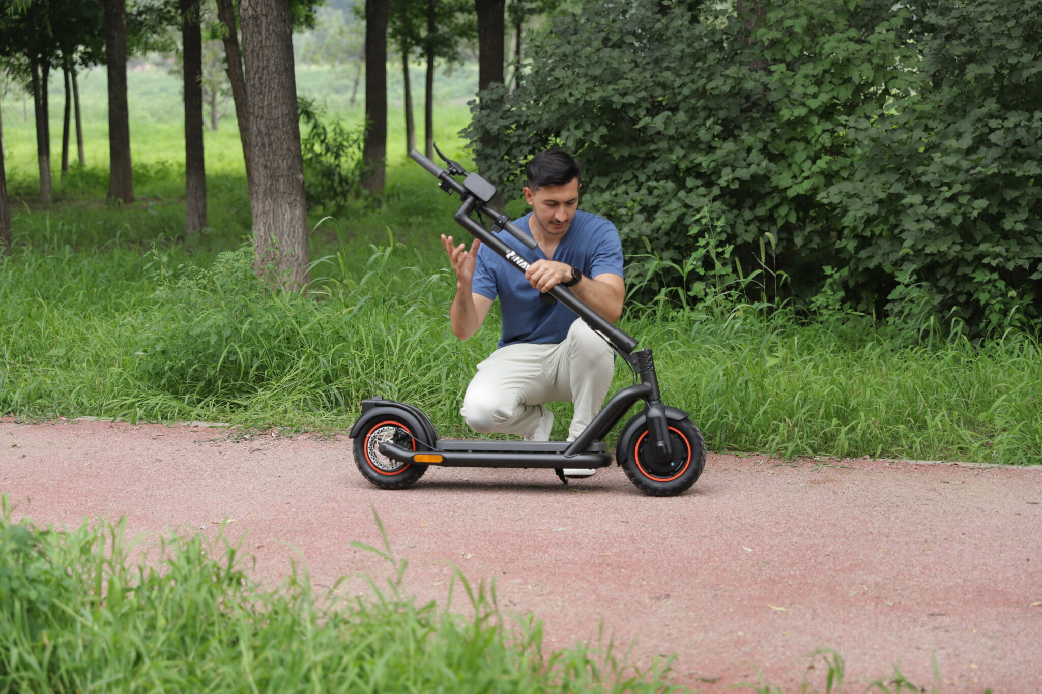 Navee electric scooter