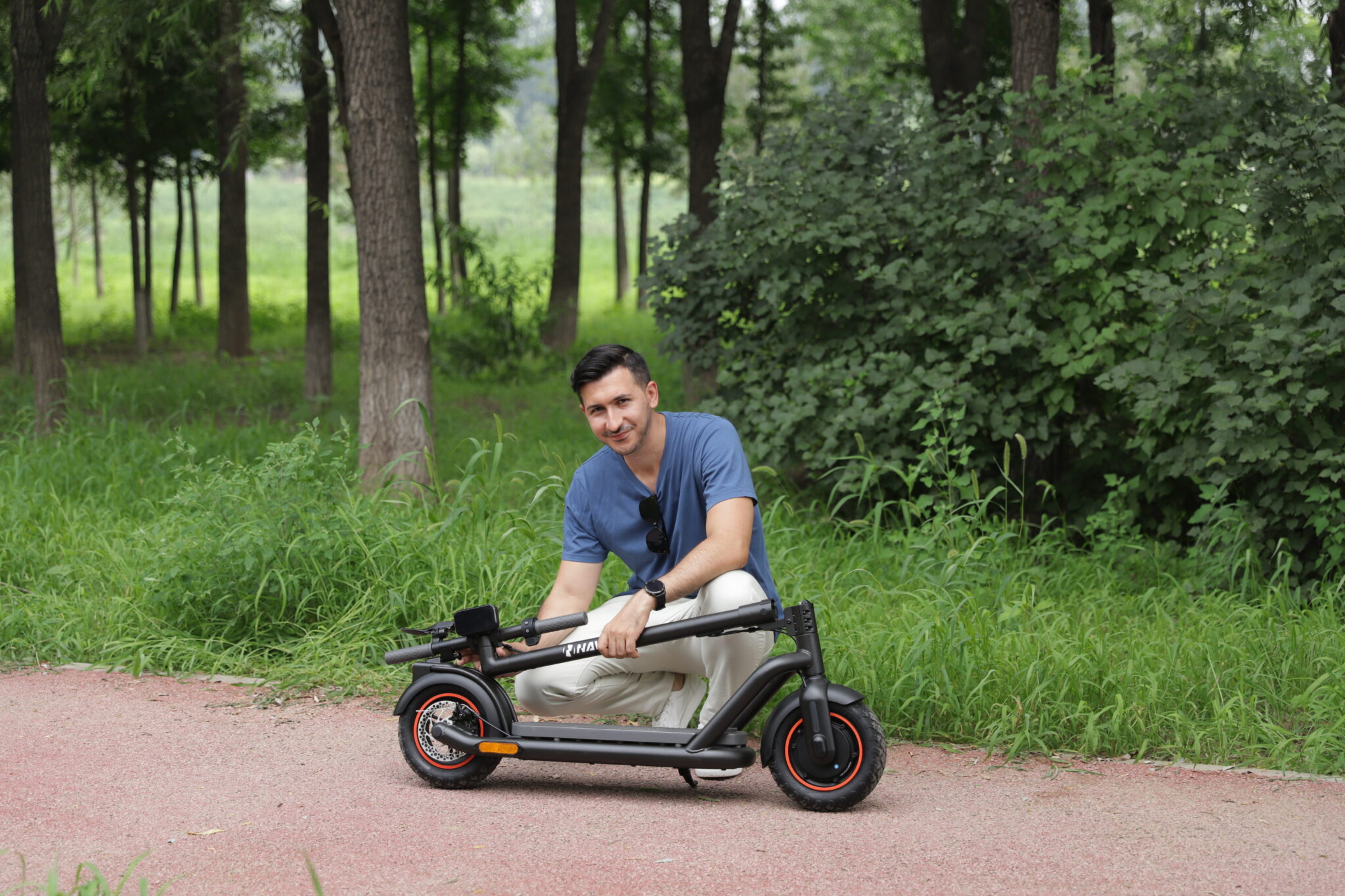 Navee electric scooter