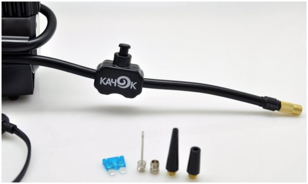 Автомобильный компрессор Качок K90 - манометр: аналоговый