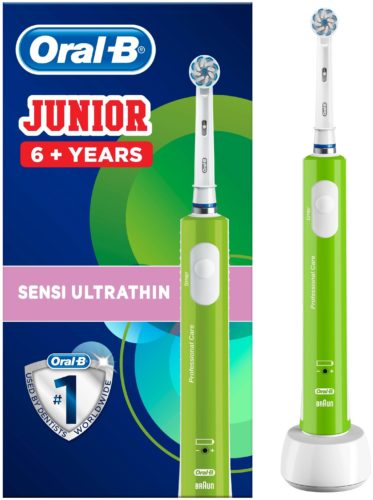 Электрическая зубная щетка Oral-B Junior - насадка в комплекте: мягкая