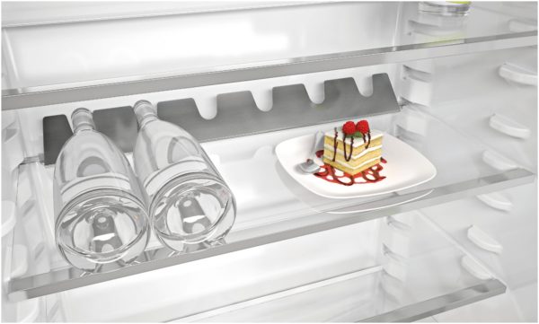 Встраиваемый холодильник Whirlpool SP40 801 EU - особенности конструкции: перевешиваемые двери