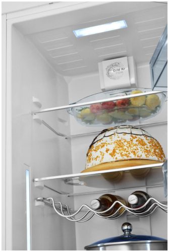 Встраиваемый холодильник SCANDILUX SBSBI 524 EZ - особенности конструкции: антибактериальное покрытие, дисплей