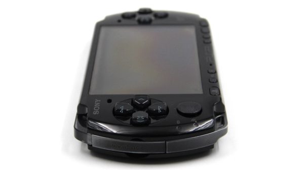 Игровая приставка Sony PlayStation Portable Bright (PSP-3000) - интерфейсы: AV-выход, USB, выход аудио оптический